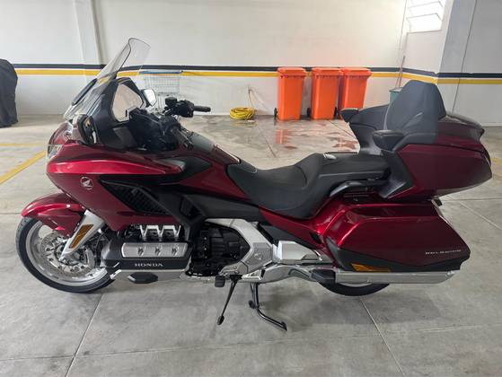 HONDA GL 1800 GOLD WING TOUR 